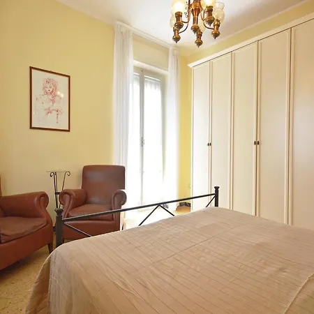 アパート Four Bedroom In ペスカーラ