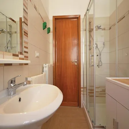 アパート Four Bedroom In ペスカーラ
